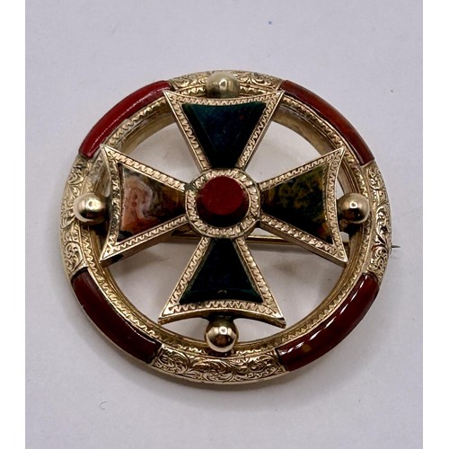 93 - A late 19th/early 20th century Scottish yellow coloured metal and multi-coloured hardstone brooch, 4... 