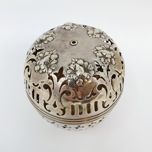 299 - A sterling silver string box, 3 ozt