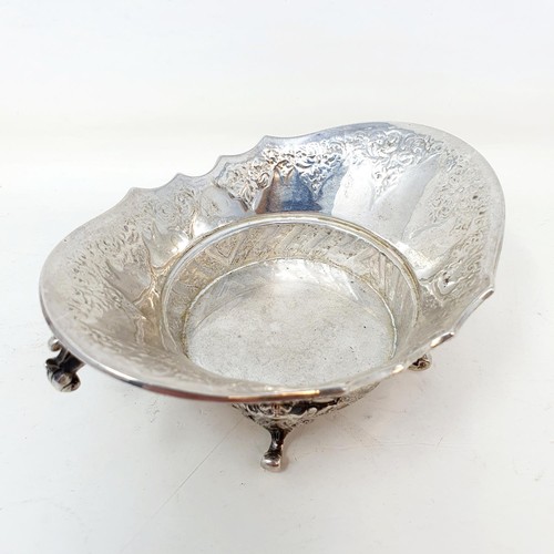 305 - A Victorian silver sugar bowl, of oval form, London 1879, 4.3 ozt