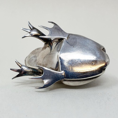 282 - A novelty silver pincushion, in the form of a frog, marks rubbed, 5 cm