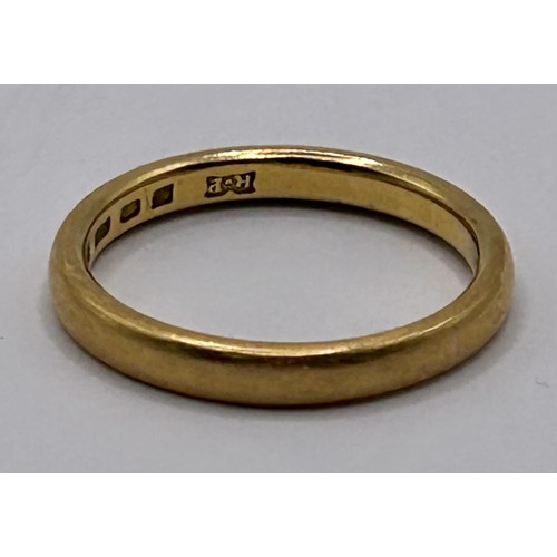 40 - A 22ct gold wedding band, 4.3 g, ring size N 1/2...
