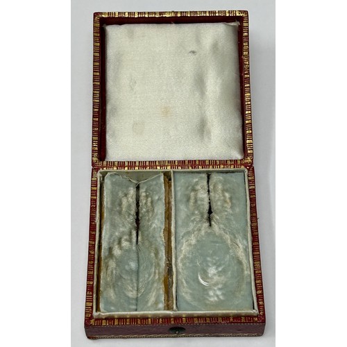 201 - An early 20th century red leather jewellery box, with gilt tooled decoration, 6 cm wide