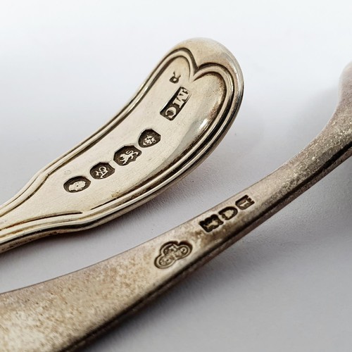 293 - A William IV fiddle and thread pattern silver caddy spoon, and a Georgian style caddy spoon, 43.4 g ... 