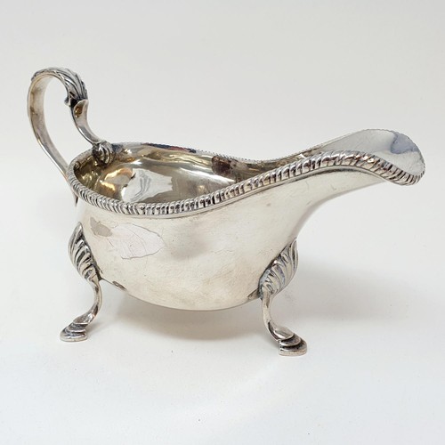 295 - A George V silver sauce boat, Sheffield 1916, 9.6 ozt