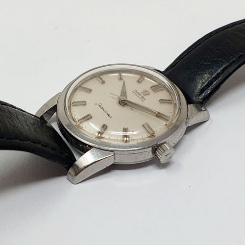 252 - A gentleman's stainless steel Omega Automatic Seamaster wristwatch, with a later leather strap  Prov... 