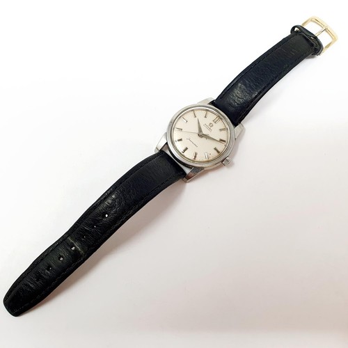 252 - A gentleman's stainless steel Omega Automatic Seamaster wristwatch, with a later leather strap  Prov... 