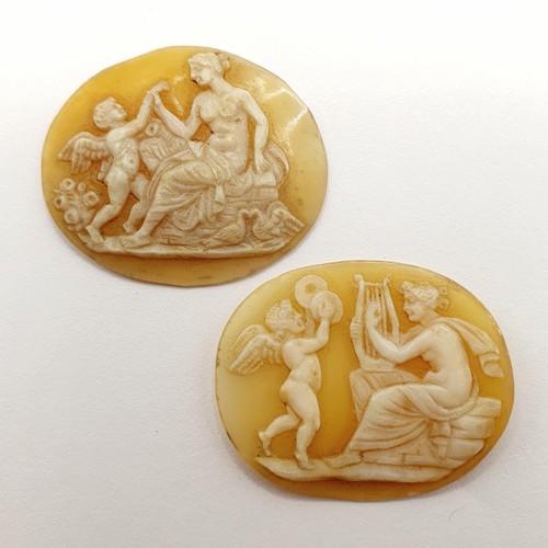 160A - A cameo, decorated classical scene, 22 x 30 mm, and another (2)

Provenance: From a local deceased e... 