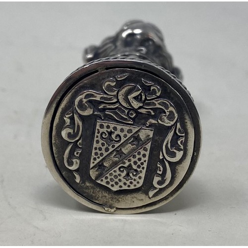 415 - A novelty silver seal, the handle in the form of a pug dog