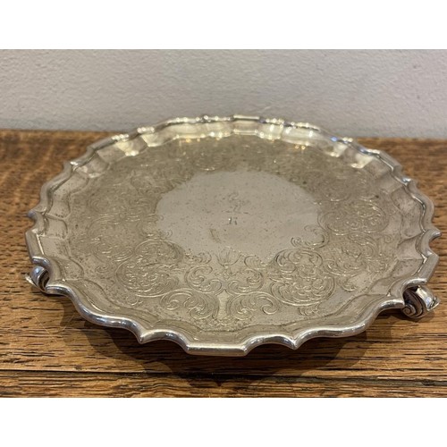 423 - A Scottish Victorian silver salver, Edinburgh 1846, 7.8 ozt