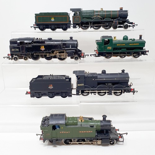 5 - A Hornby OO gauge 4-6-0 locomotive and tender, another, and three locomotives (7)