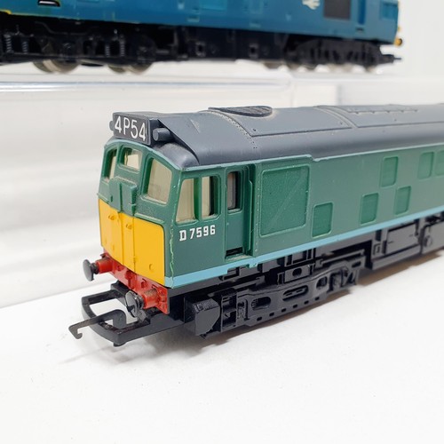 7 - An OO gauge Intercity locomotive and three others (4)