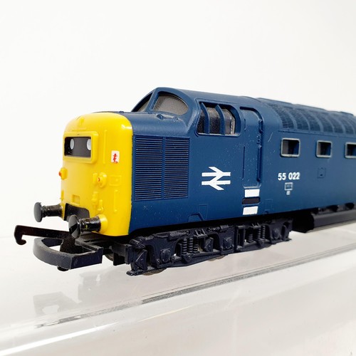 7 - An OO gauge Intercity locomotive and three others (4)