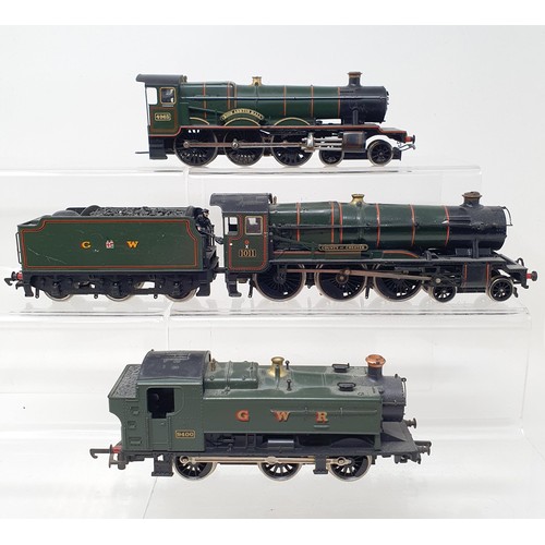 17 - A Lima OO gauge 0-6-0 locomotive, No 205117MWG, boxed, a Dapol OO gauge 4-6-0 locomotive and tender,... 