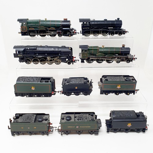 18 - A Hornby OO gauge 4-6-0 locomotive, three other locomotives and six tenders (10)