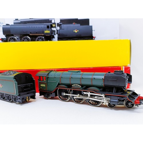 31 - A Hornby OO gauge 4-6-2 locomotive and tender, No R078 boxed, and a 0-6-0 locomotive and tender, No ... 