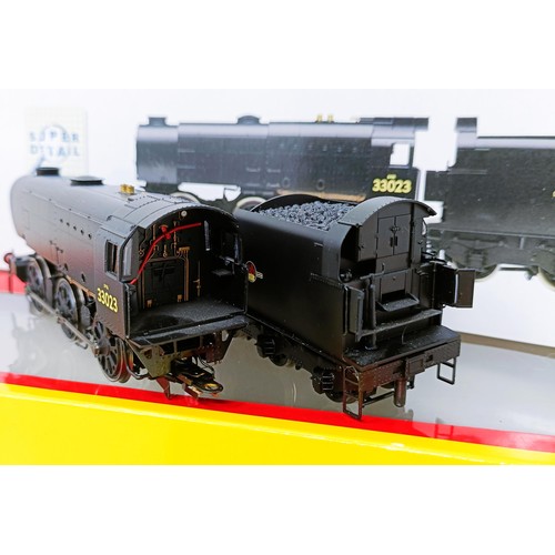 31 - A Hornby OO gauge 4-6-2 locomotive and tender, No R078 boxed, and a 0-6-0 locomotive and tender, No ... 