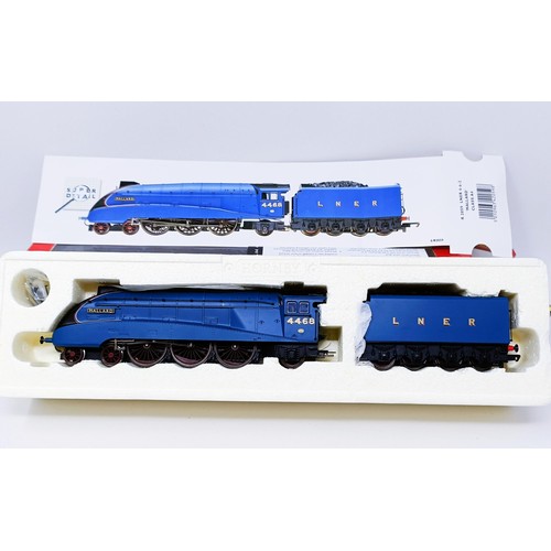 41 - A Hornby OO gauge 4-6-2 locomotive and tender, No R2059, boxed Provenance: Deceased single owner col... 