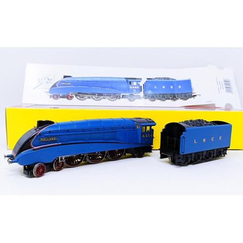 41 - A Hornby OO gauge 4-6-2 locomotive and tender, No R2059, boxed Provenance: Deceased single owner col... 