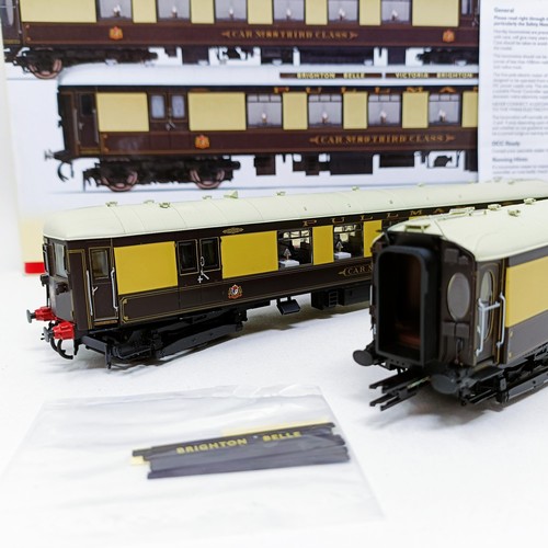 46 - A Hornby OO gauge two carriage set, Brighton Belle 1934, No R2987 boxed Provenance: Deceased single ... 