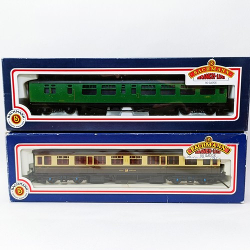 48 - A Bachmann OO gauge carriage, No 34-500, 34-100, a Hornby carriage No R4302A, R4318B, R478, R479, R4... 