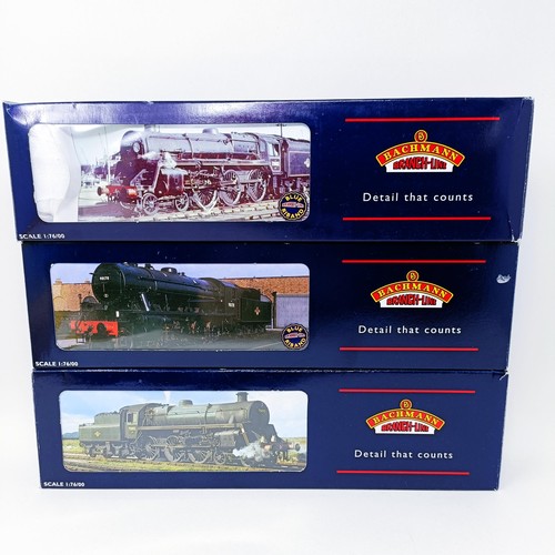 49 - A Bachmann OO gauge 4-6-0 locomotive and tender, No 32-500, No 32-252 and No 31-105A, all boxed (3)
... 