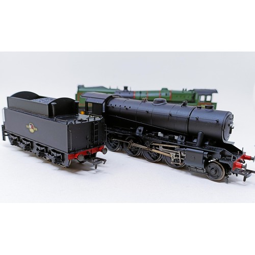 49 - A Bachmann OO gauge 4-6-0 locomotive and tender, No 32-500, No 32-252 and No 31-105A, all boxed (3)
... 