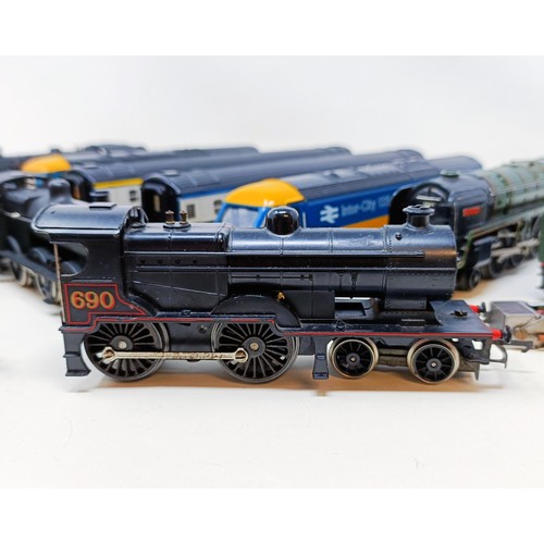 50 - A Hornby 4-6-2 locomotive and assorted other locomotives and tenders, all unboxed (13)
Provenance: D... 