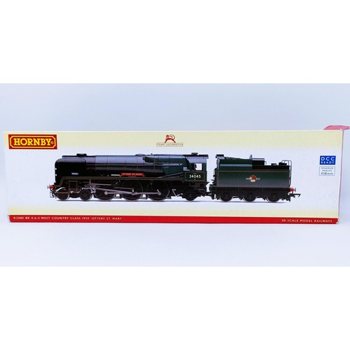 53 - A Hornby OO gauge 4-6-2 locomotive and tender, No R2585, boxed Provenance: Deceased single owner col... 