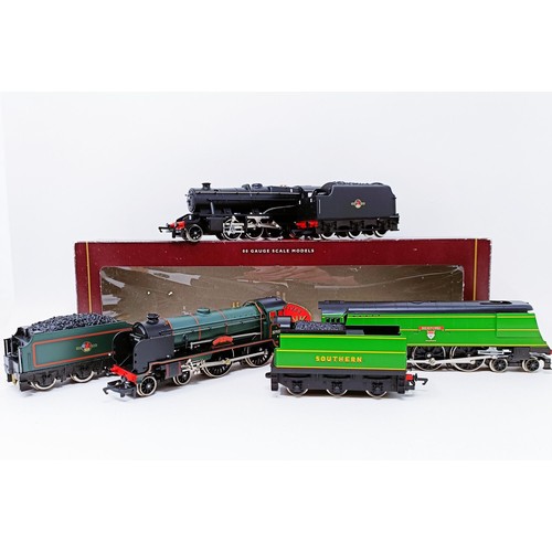 55 - A Hornby OO gauge 4-4-0 locomotive and tender, No R317, R265, R2005, all boxed (3)
Provenance: Decea... 