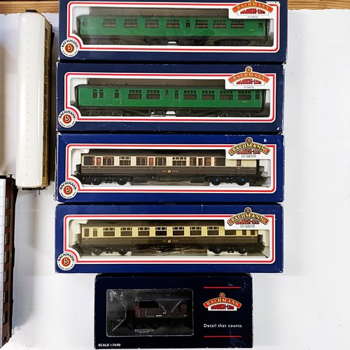 64 - A Hornby carriage, No R4145 and assorted other Hornby and Bachmann carriages (box)
Provenance: Decea... 