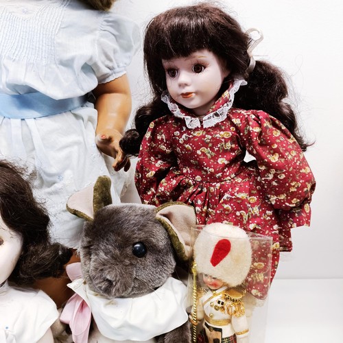 85 - Assorted 20th century dolls, and teddy bears (2 boxes)