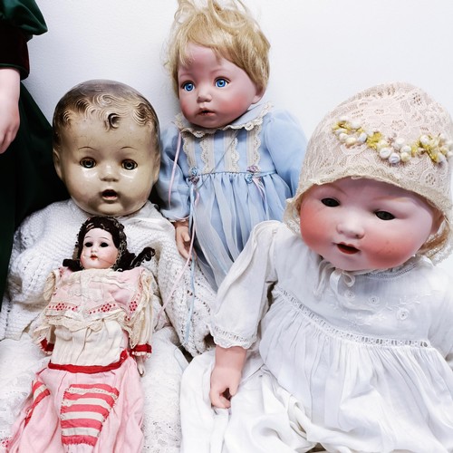 85 - Assorted 20th century dolls, and teddy bears (2 boxes)