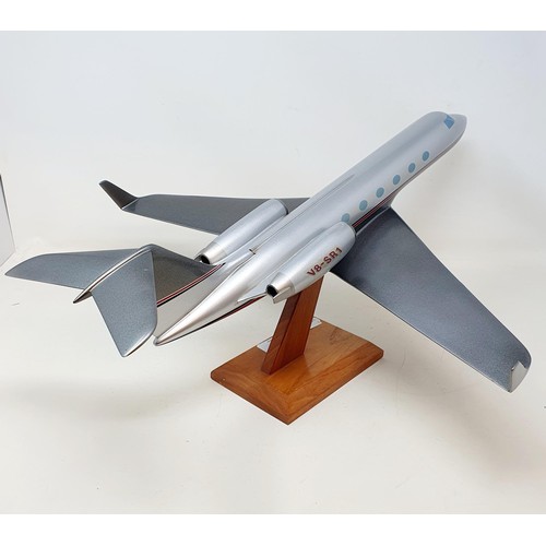 35 - A model of a Gulfstream G-3, 51 cm wide