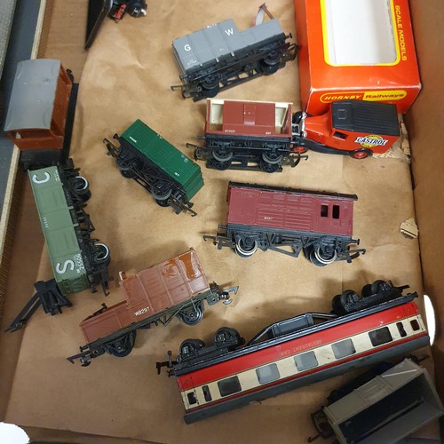 74 - An OO gauge 0-6-0 locomotive, assorted other locomotives, carriages, and related items (box)