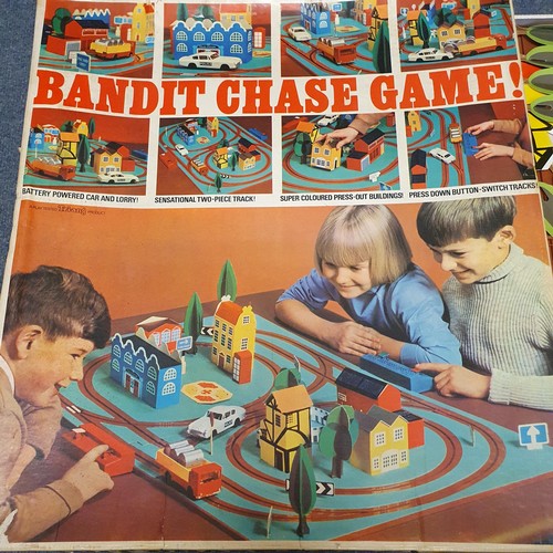 78 - A Cunard jigsaw puzzle, boxed, a Bandit Chase board game, assorted portable sewing machines, toys, a... 