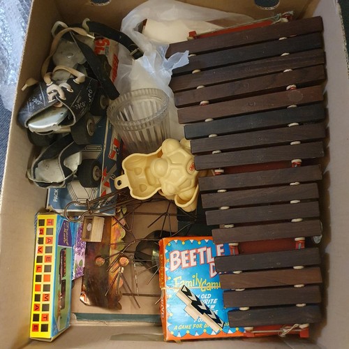 78 - A Cunard jigsaw puzzle, boxed, a Bandit Chase board game, assorted portable sewing machines, toys, a... 