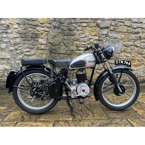 1953 Ambassador Embassy Registration number STN 744 Frame number - Main Image