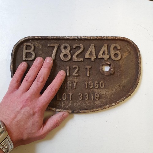 47 - A cast iron locomotive wagon plate, B78244612T, Derby 1960, Lot 3318, 28 x 17 cm