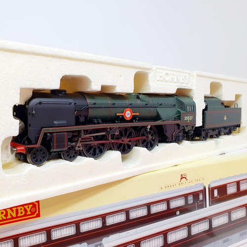 82 - A Hornby OO gauge 4-6-2 locomotive and tender, No R2268, The Royal Train Coaches, three carriage set... 