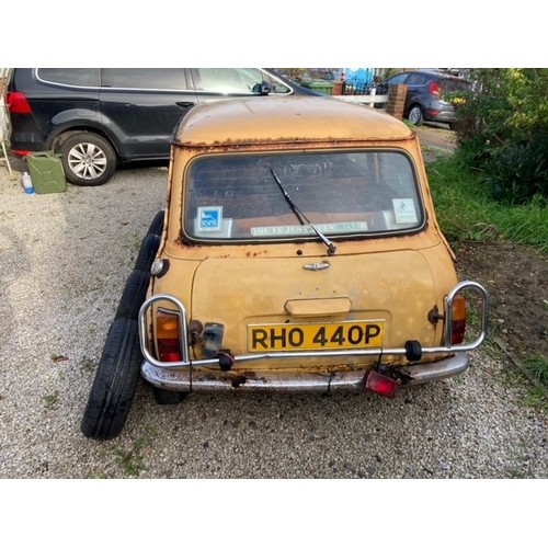 22 - 1976 Mini Clubman 1275 GT
Registration number RHO 440P
Chassis number XE2D2-316484A
Engine number 11... 