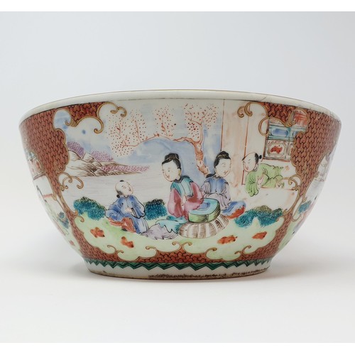 354 - A Chinese export ware bowl, decorated figures, 28 cm diameter