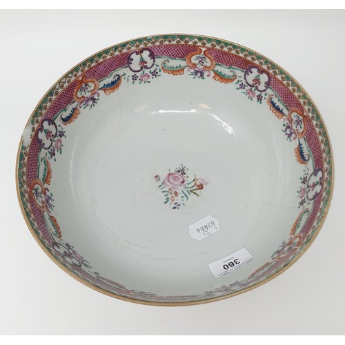 360 - A Chinese export ware bowl, 25 cm diameter