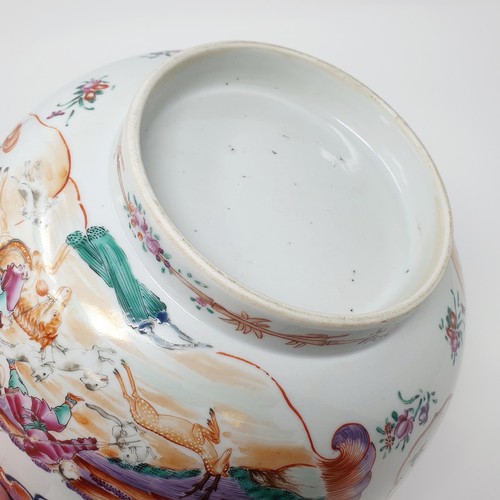 360 - A Chinese export ware bowl, 25 cm diameter