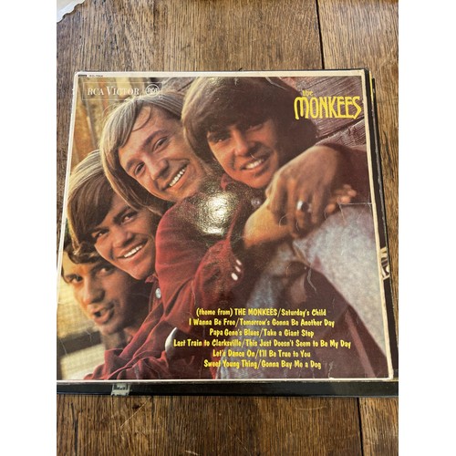 286 - Assorted LP vinyl records and singles, to include The Beatles, The Monkees, The Rolling Stones, and ... 