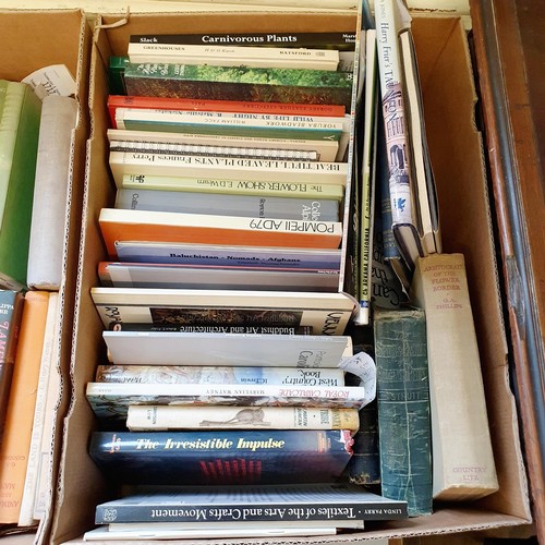 600 - Assorted books (8 boxes)