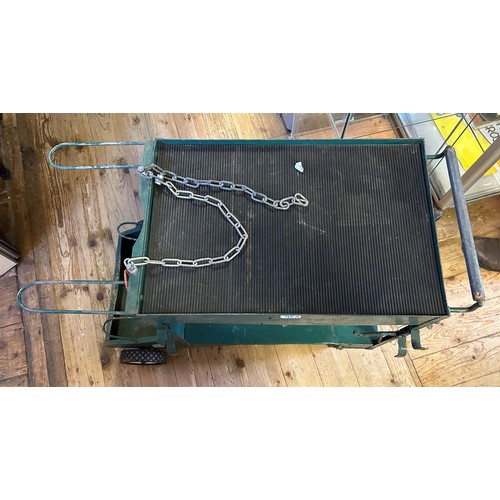 95A - A French green mechanics trolley