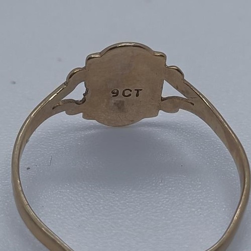 101 - A 9ct gold signet ring, and three other gem set rings (4) Provenance: From a large single owner coll... 