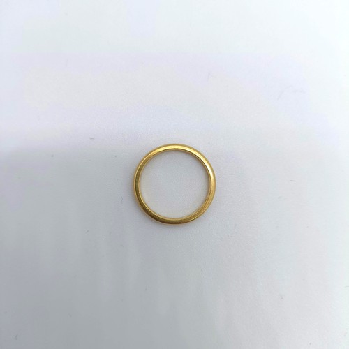 108 - A 22ct gold wedding band, ring size M, 4.8 g