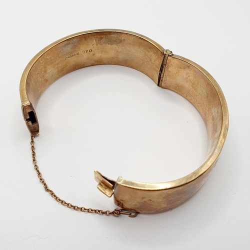 88 - A 9ct gold bangle, 21.9 Provenance: From a large single owner collection of jewellery consigned from... 