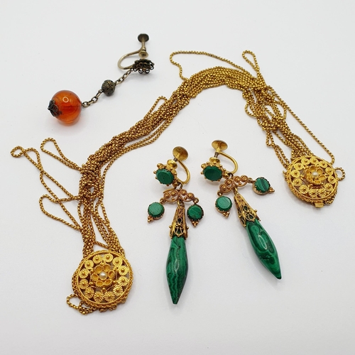 97 - An Indian yellow metal necklace, a pair of earrings and a single earing (4)